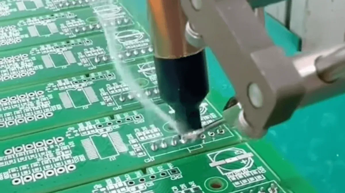 Difference Between PCB Manufacturer and PCB Assembly Service